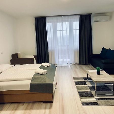 M&F Apartman إيغيرسولوك المظهر الخارجي الصورة