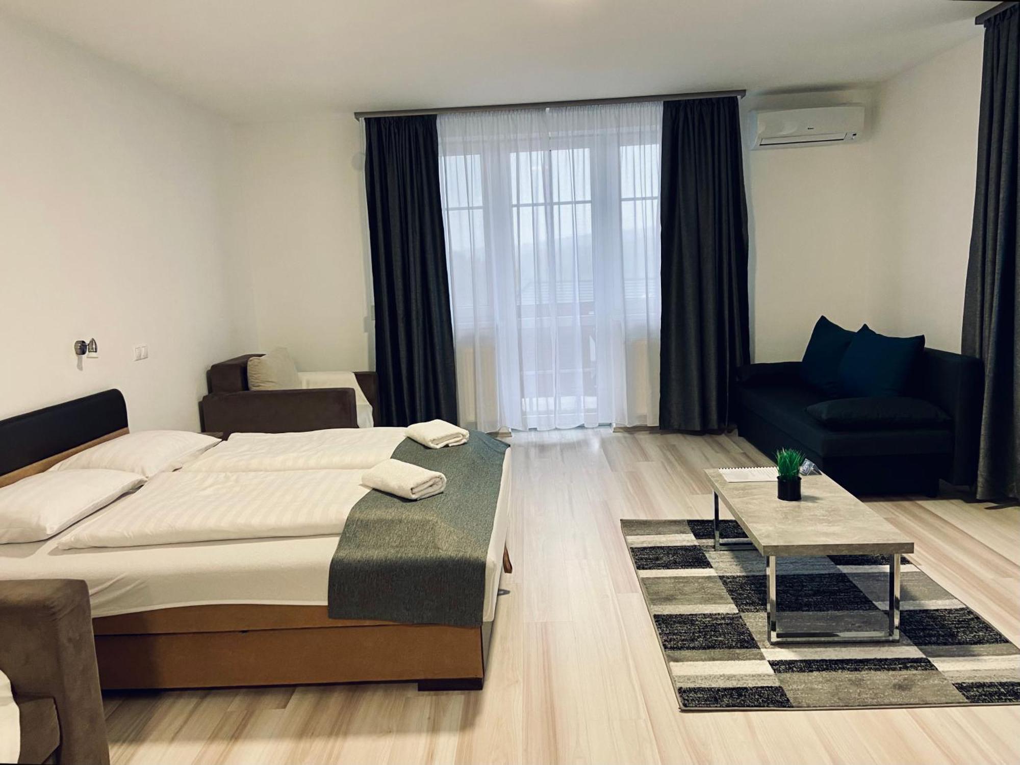 M&F Apartman إيغيرسولوك المظهر الخارجي الصورة
