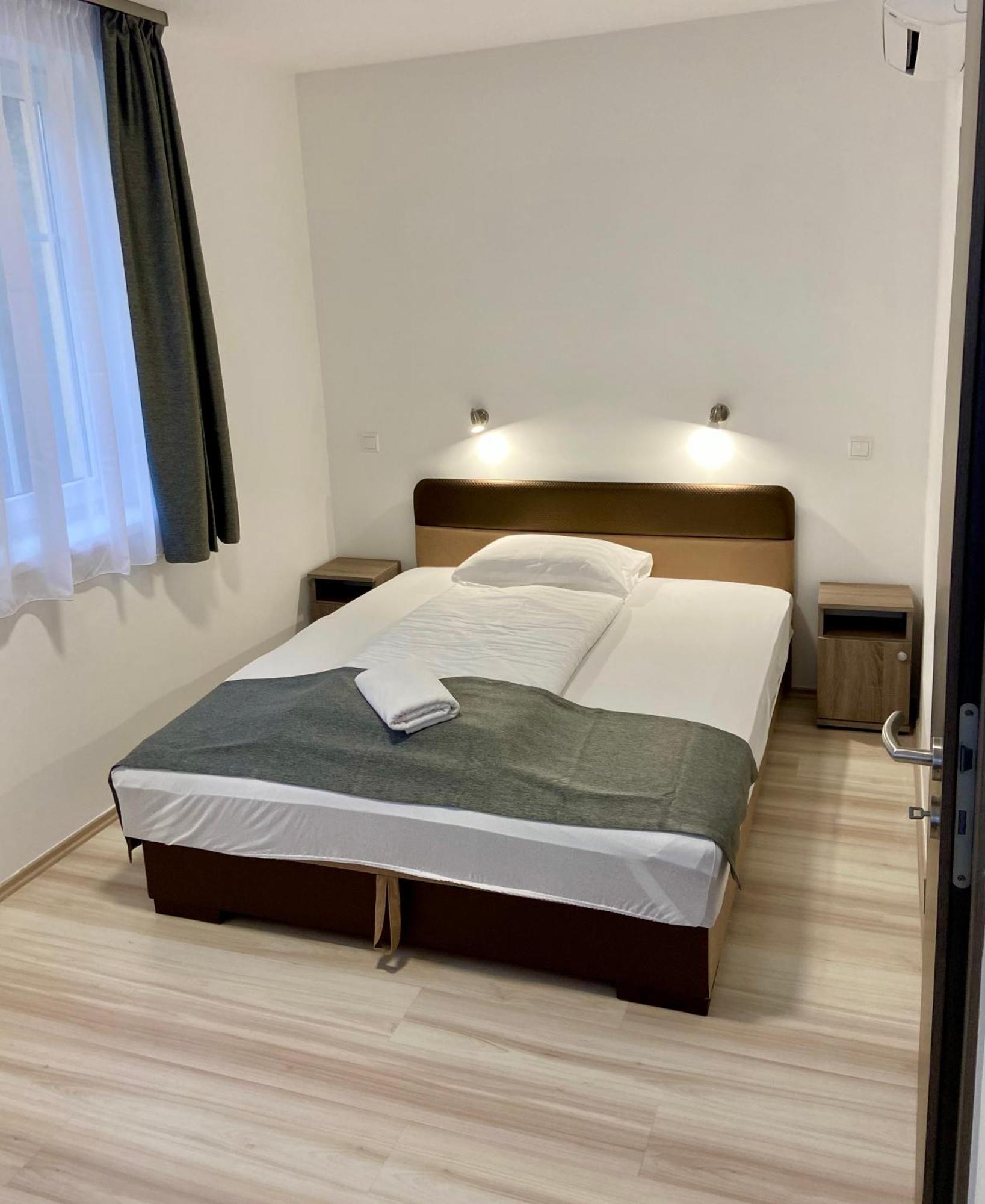M&F Apartman إيغيرسولوك المظهر الخارجي الصورة