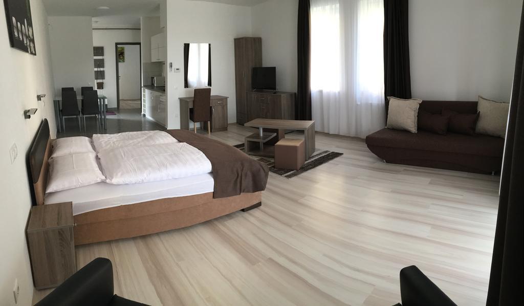 M&F Apartman إيغيرسولوك المظهر الخارجي الصورة